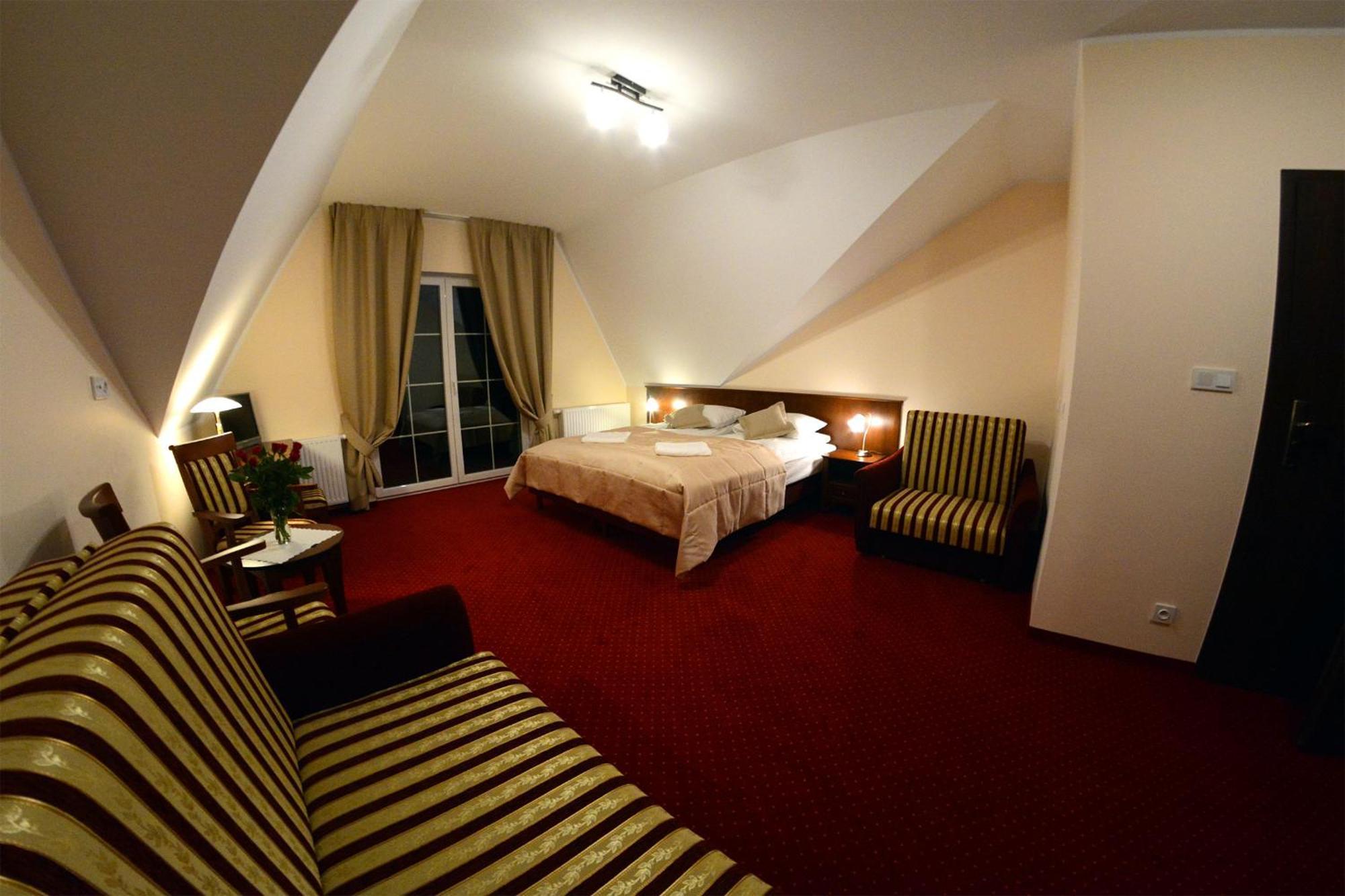 Quintuple Room