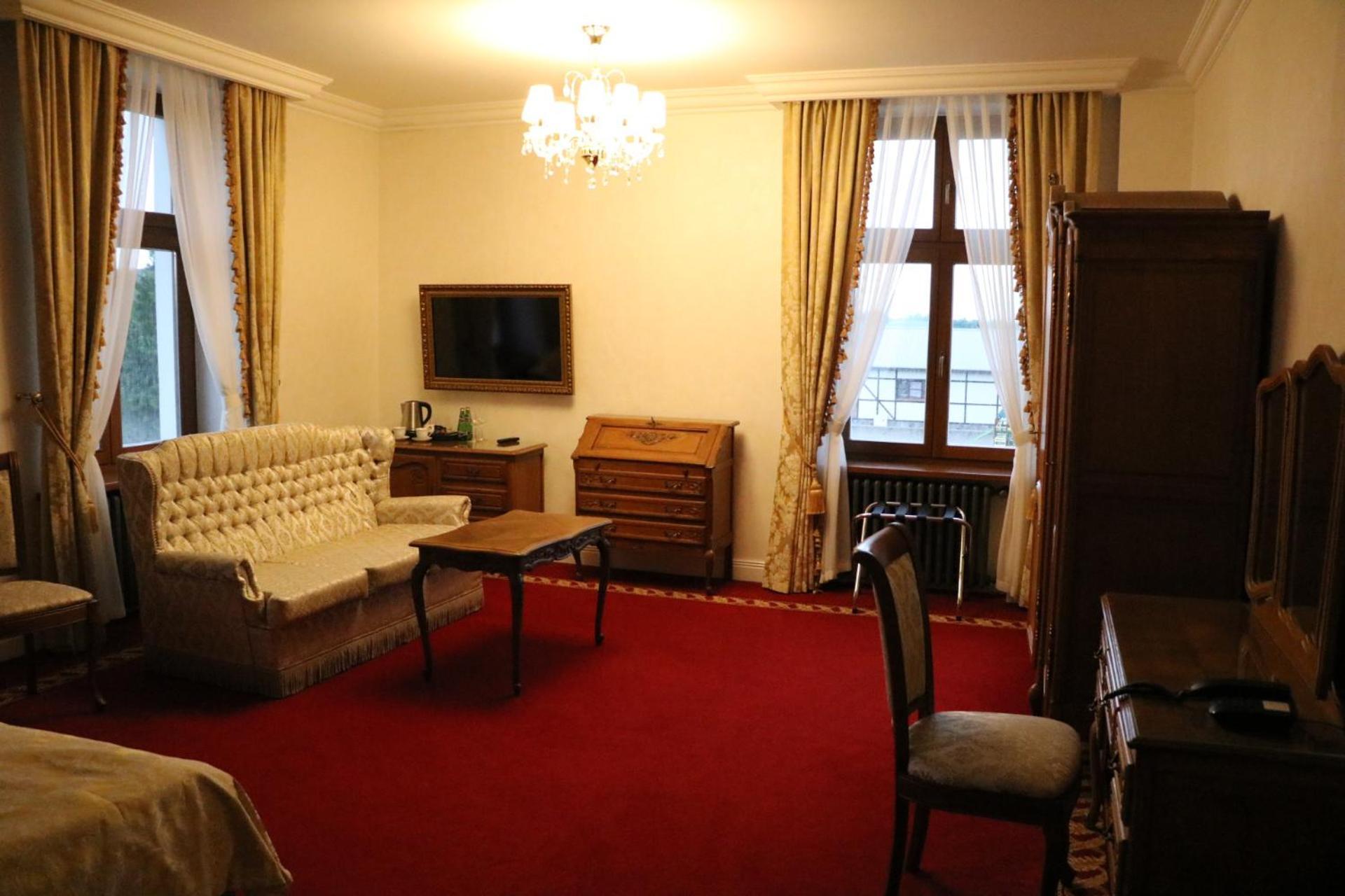 Deluxe Queen Room