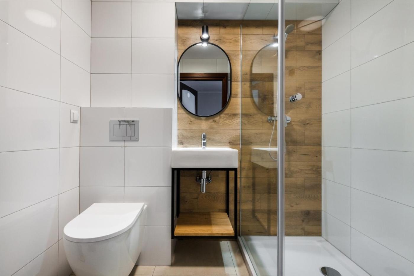 Quadruple Room Bathroom