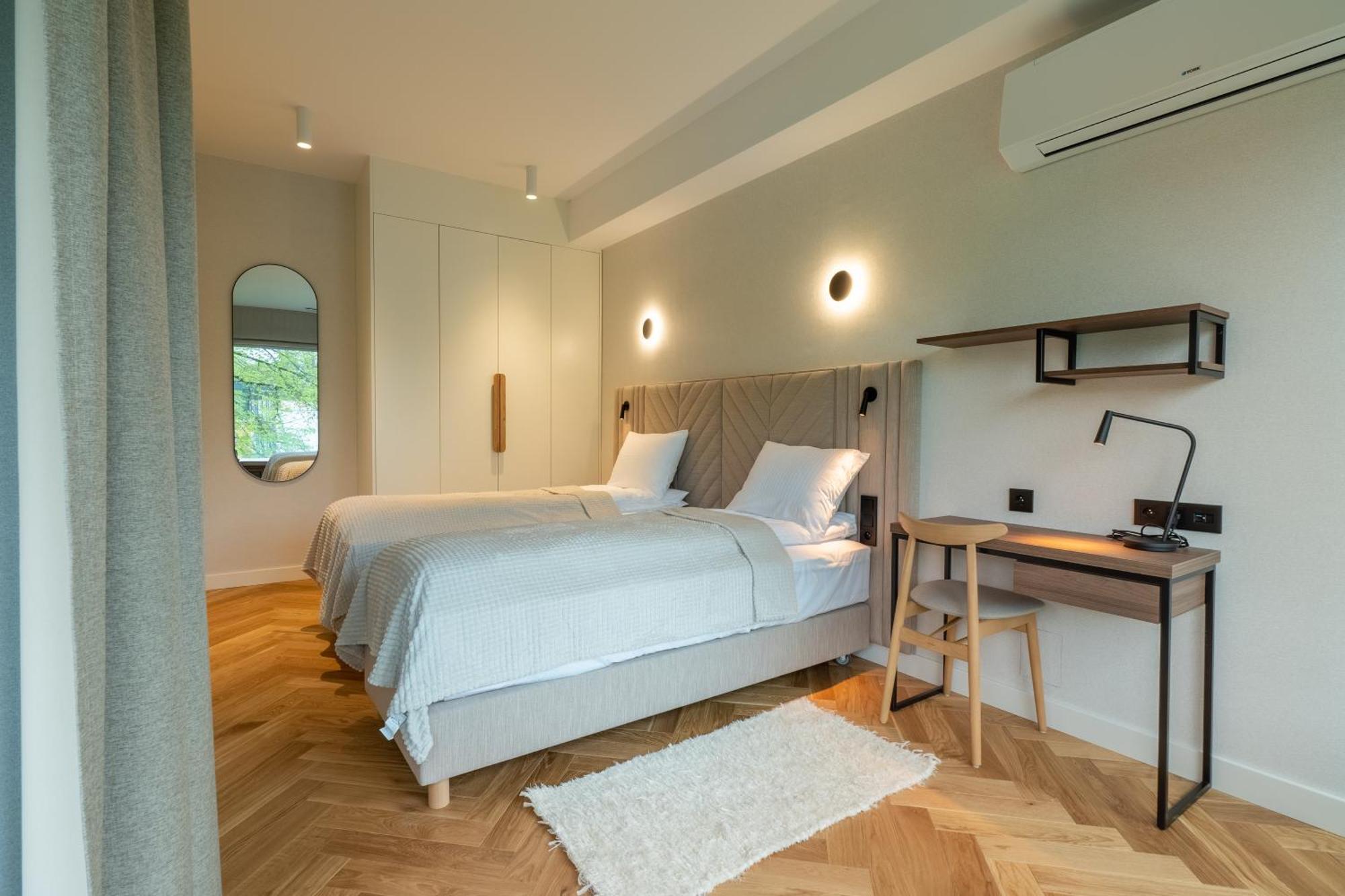Deluxe Apartment
