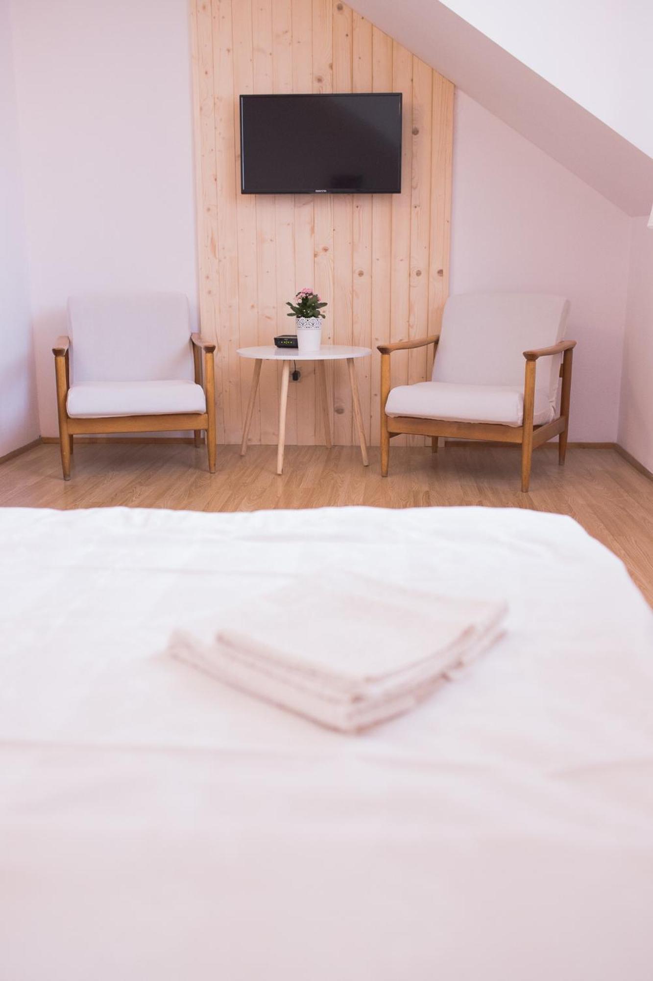 Double Room Private Bathroom