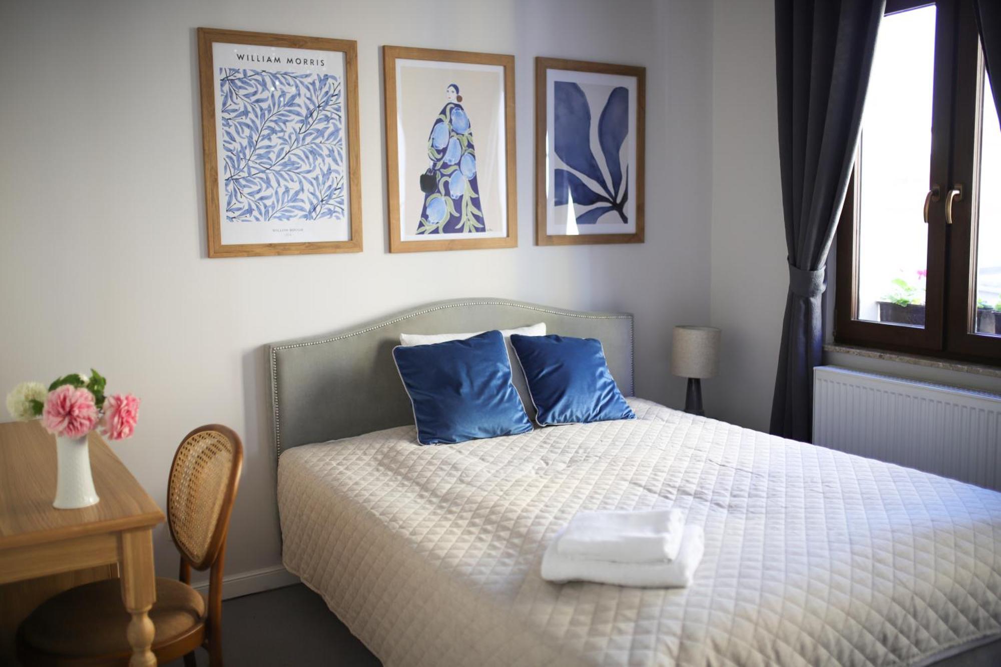 Standard Queen Room