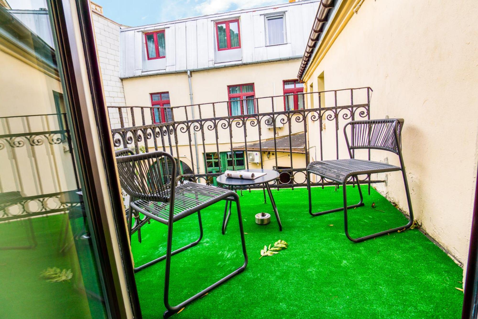 Studio Balcony