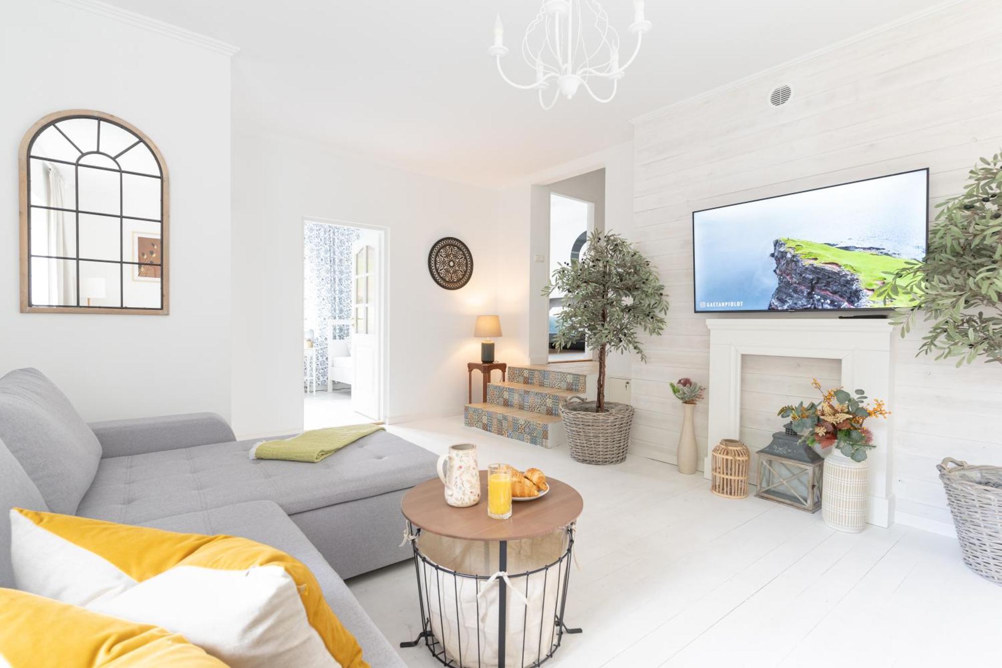 Apartment Terrace,1598433731:JPEG