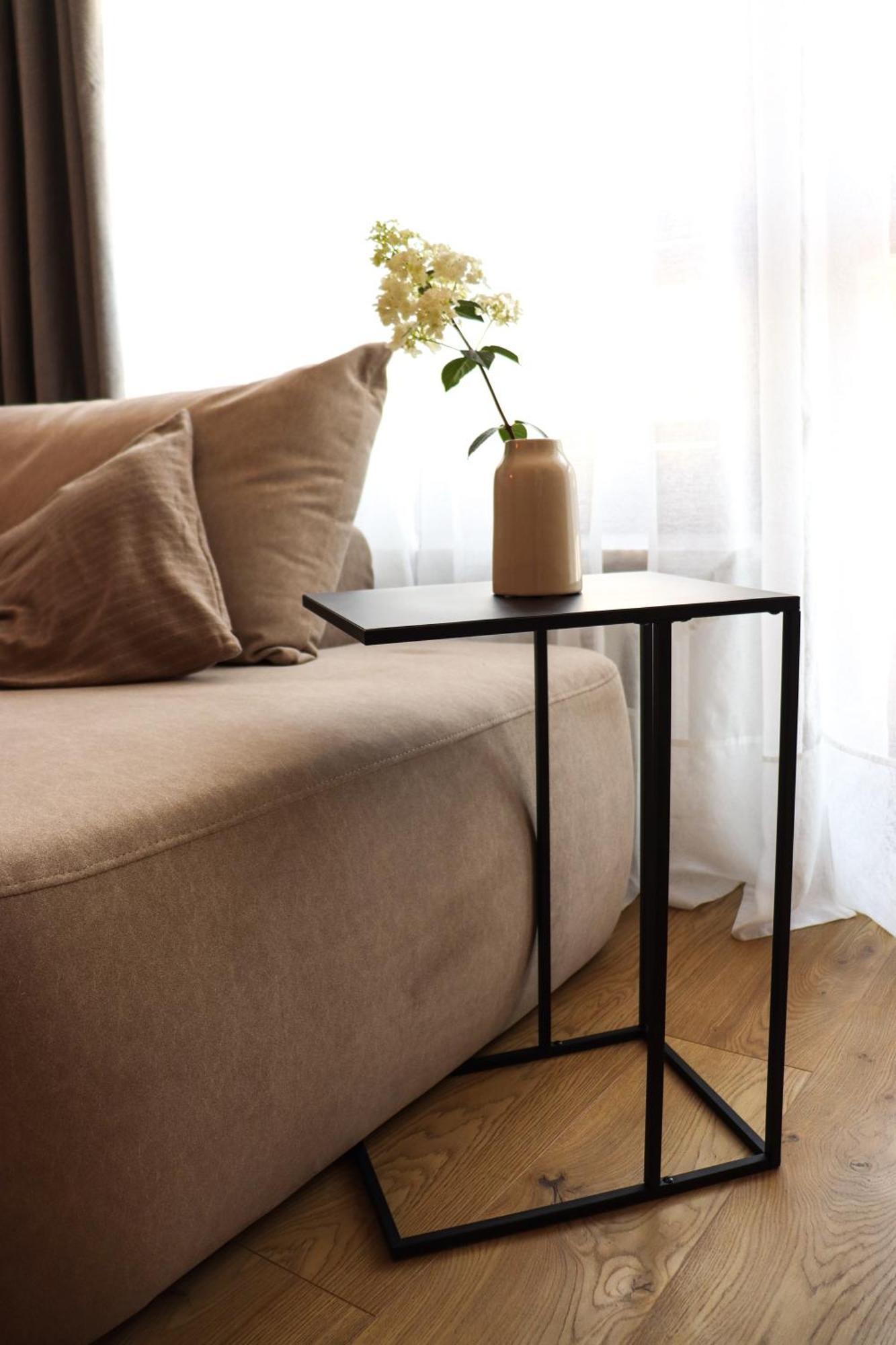 One-Bedroom Apartment with Balcony