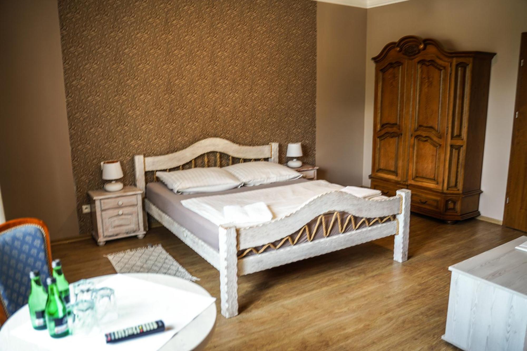 Large Double Room