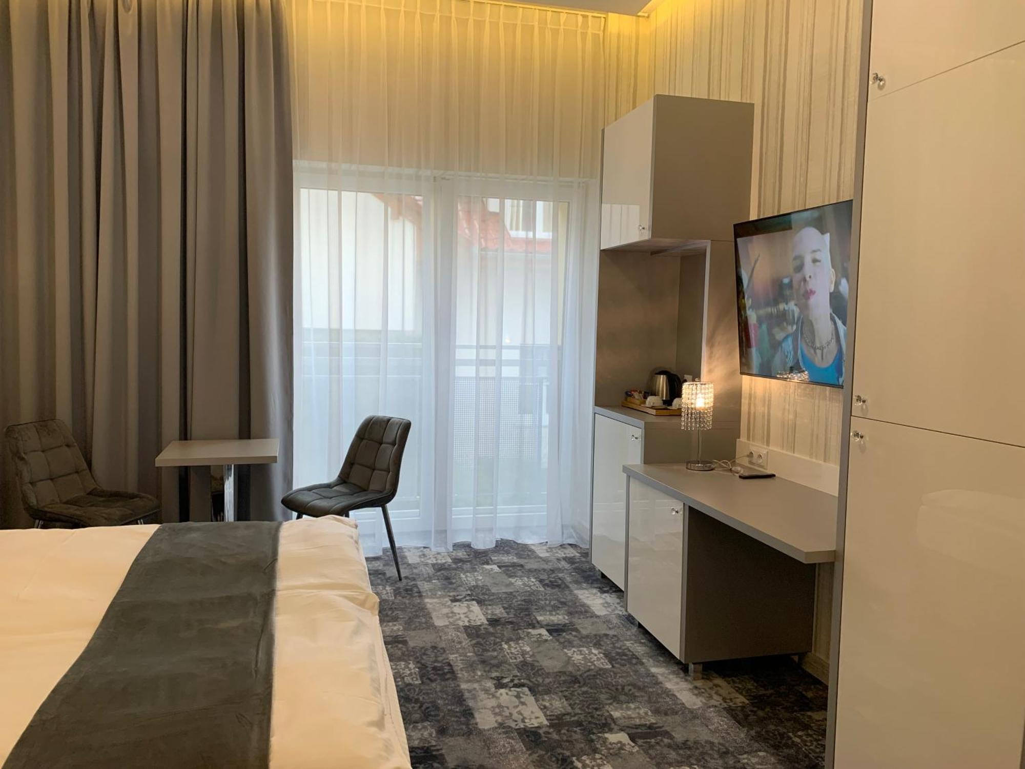 King Room Roll Shower Disability Access