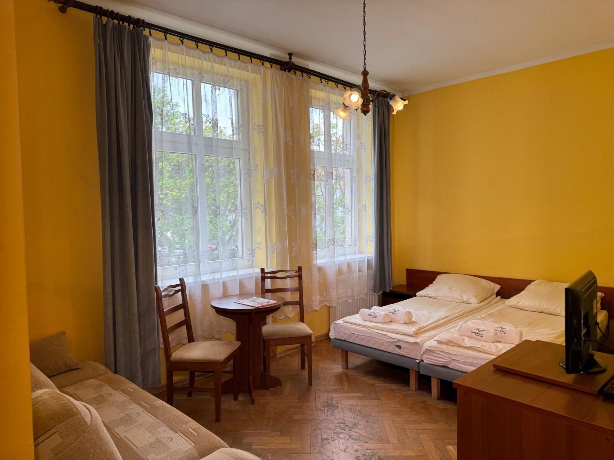Economy Twin Room