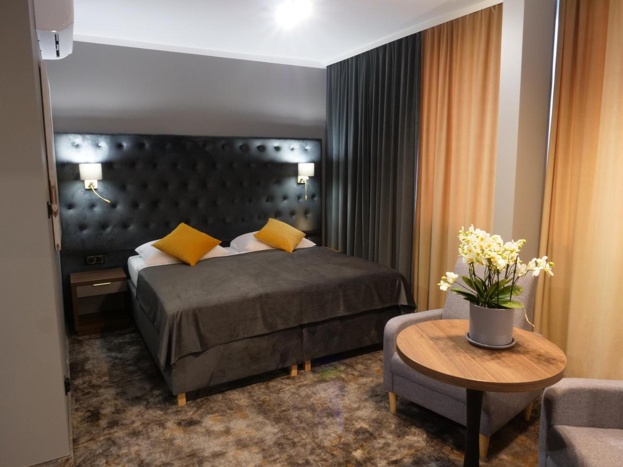 Large Double Room