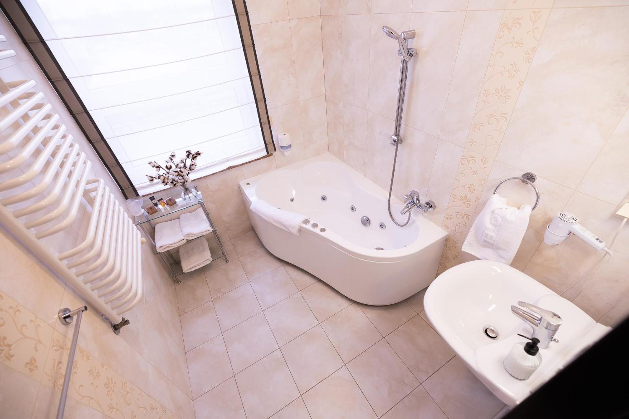 Standard Double Suite