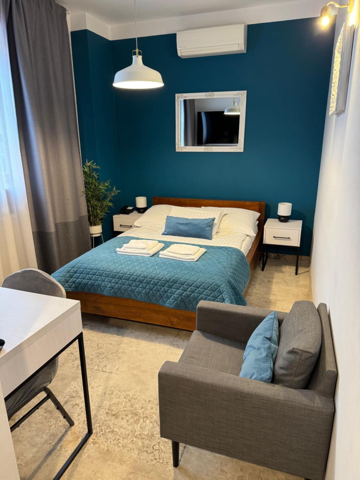 Large Double Room