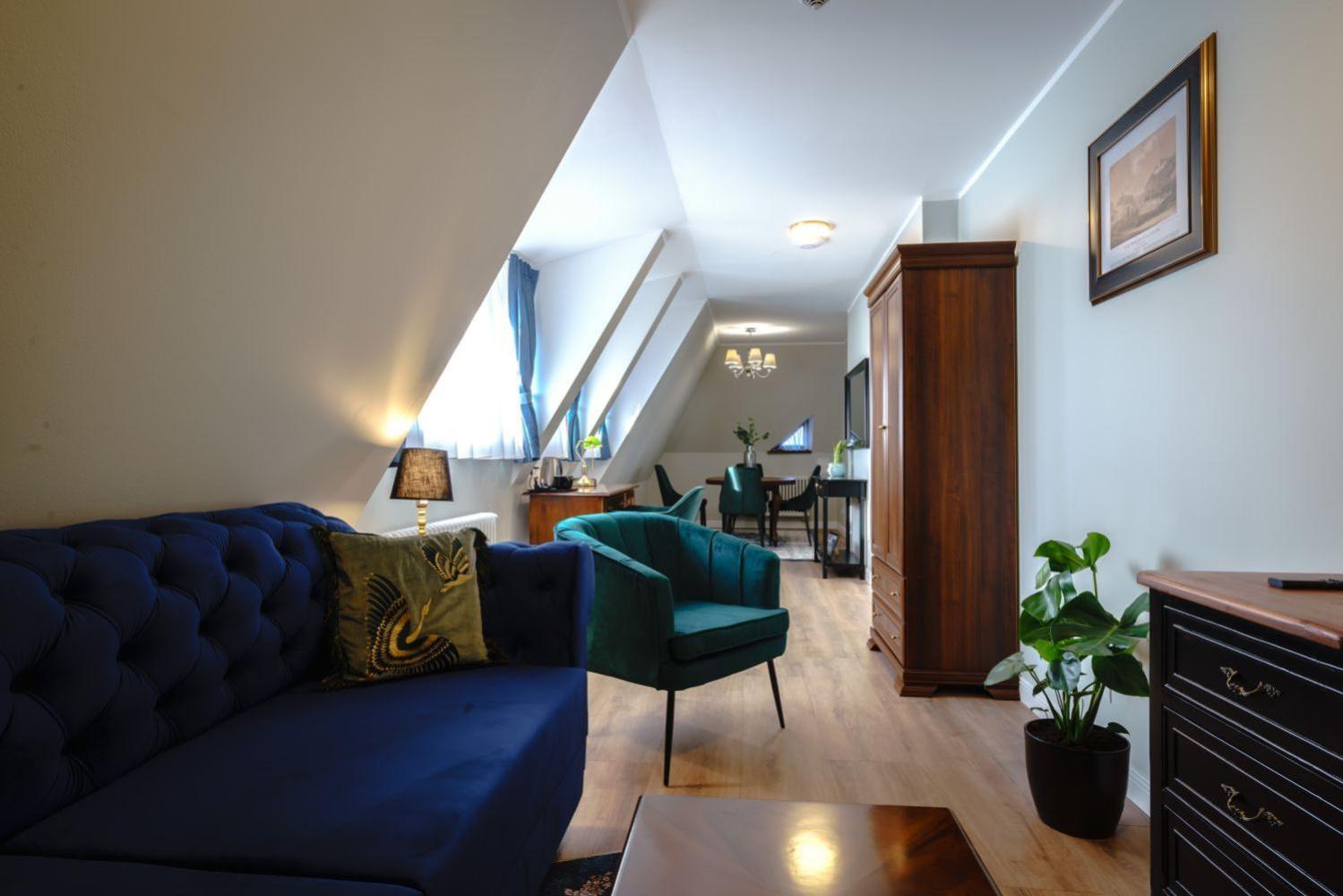 Suite building number 4