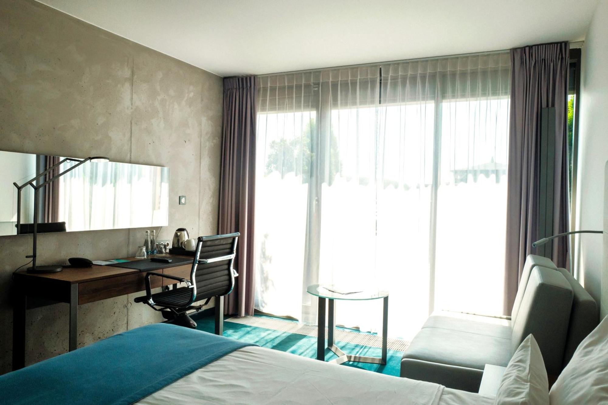 Deluxe Double or Twin Room Lake View