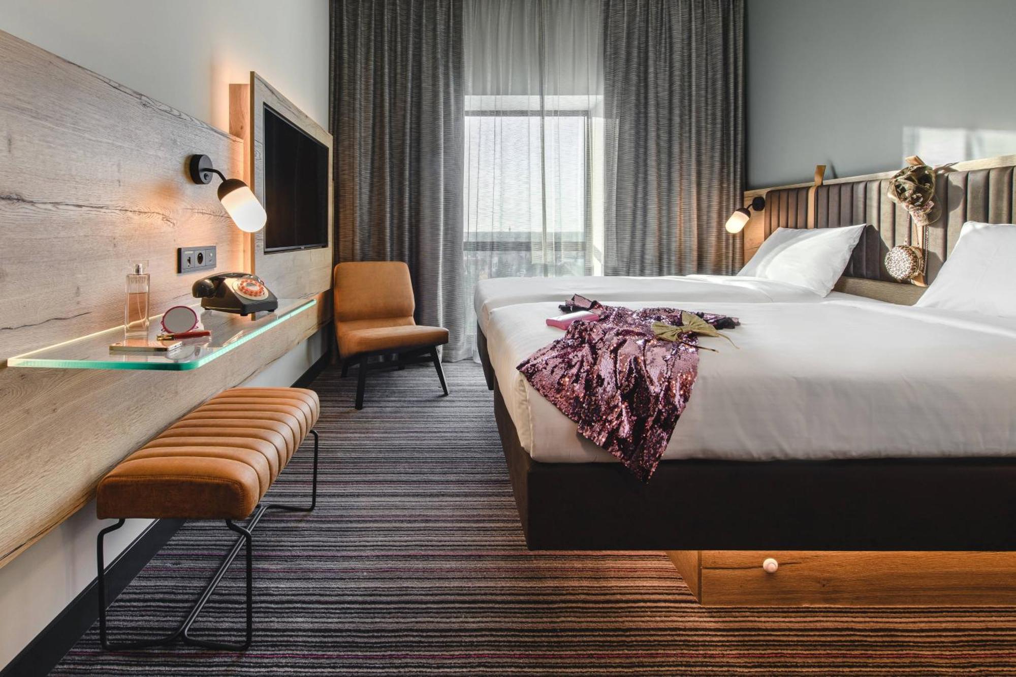 Moxy Sleeper Guest room 2 Twin or Single Beds