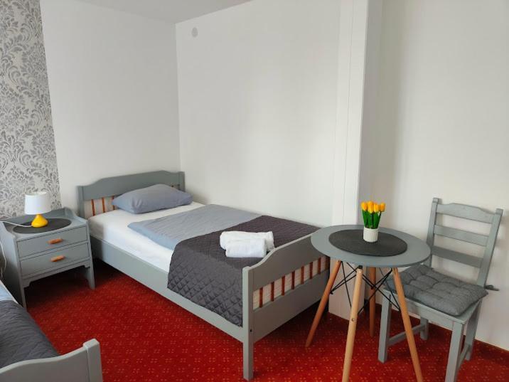 Economy Triple Room