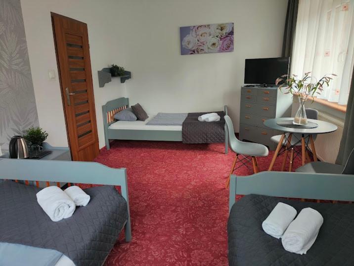 Economy Triple Room