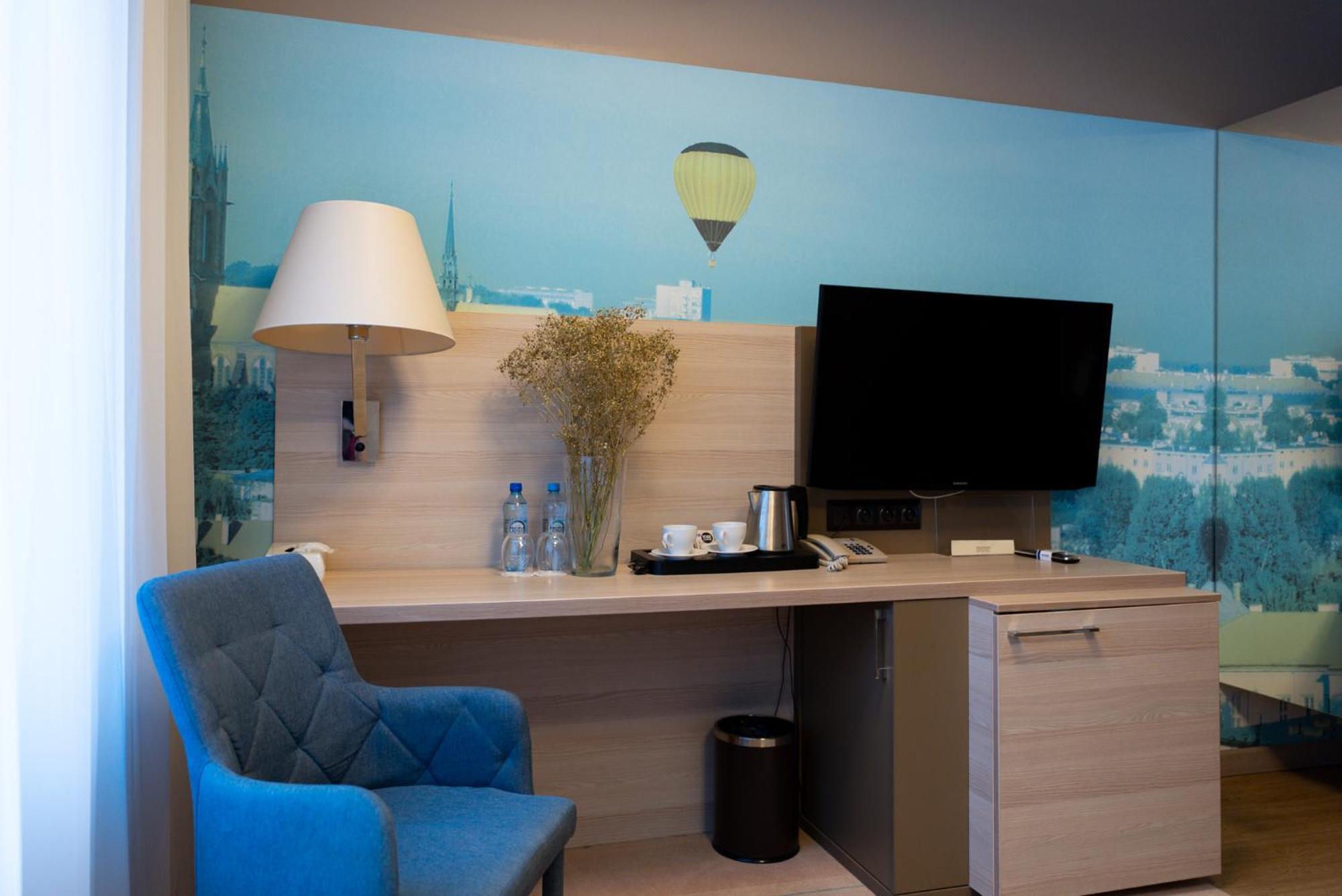 Standard queen room access to the wellness fitness area