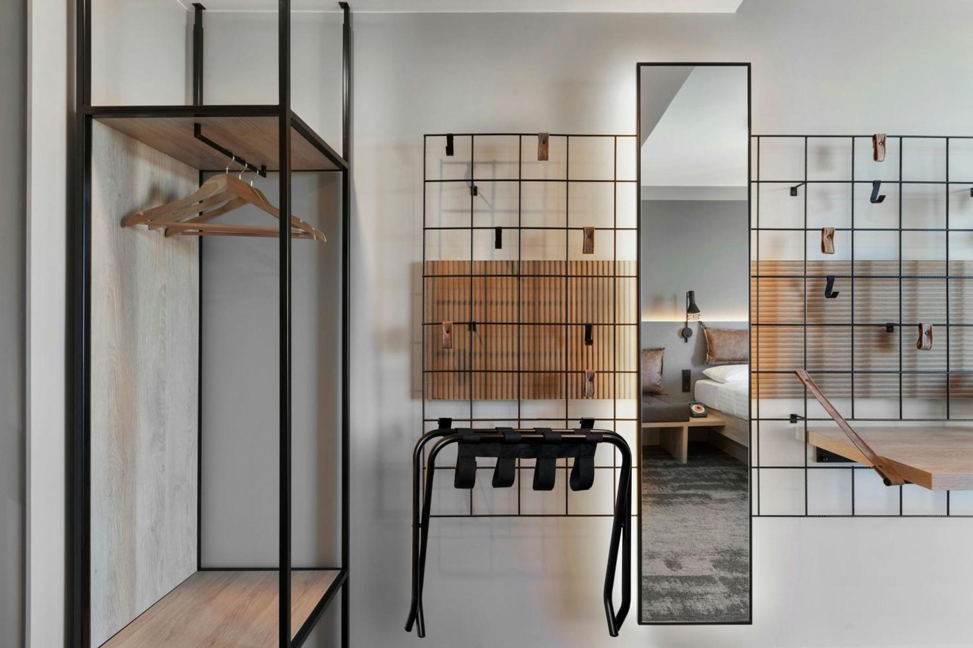 Queen Room Courtyard View