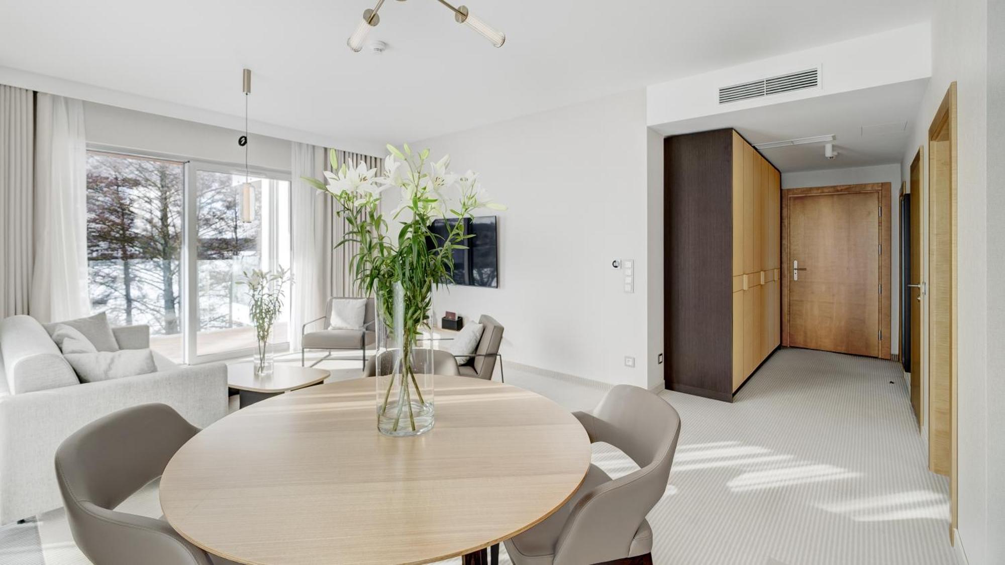 Two-Bedroom Apartment Lake View Annex