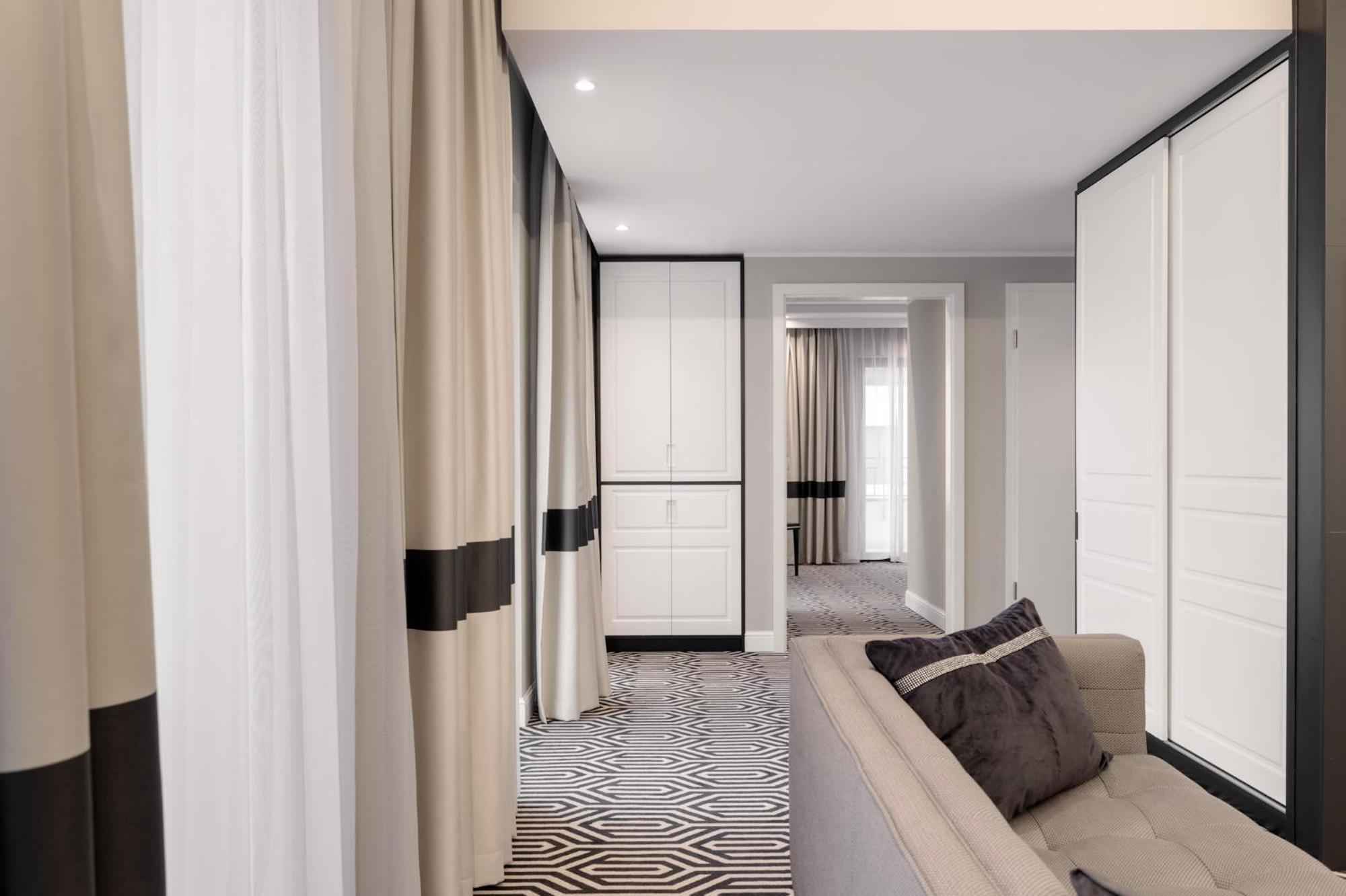 Grand Apartment mit Meerblick und Whirlpool