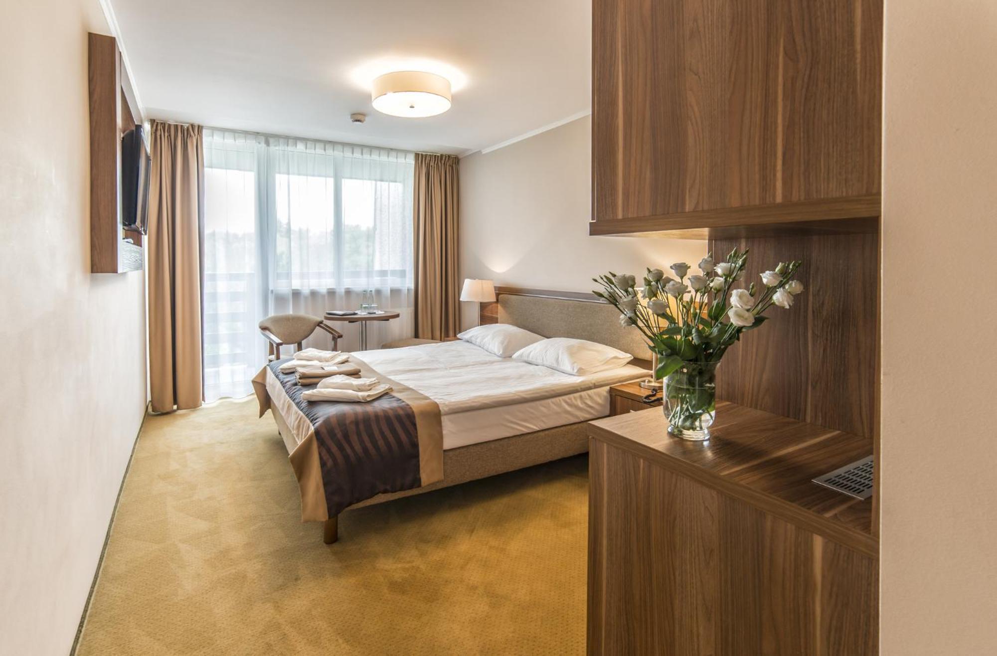 Standard Queen Room