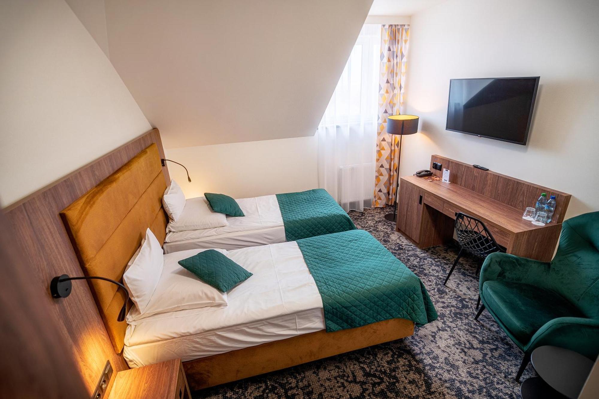 Queen Room