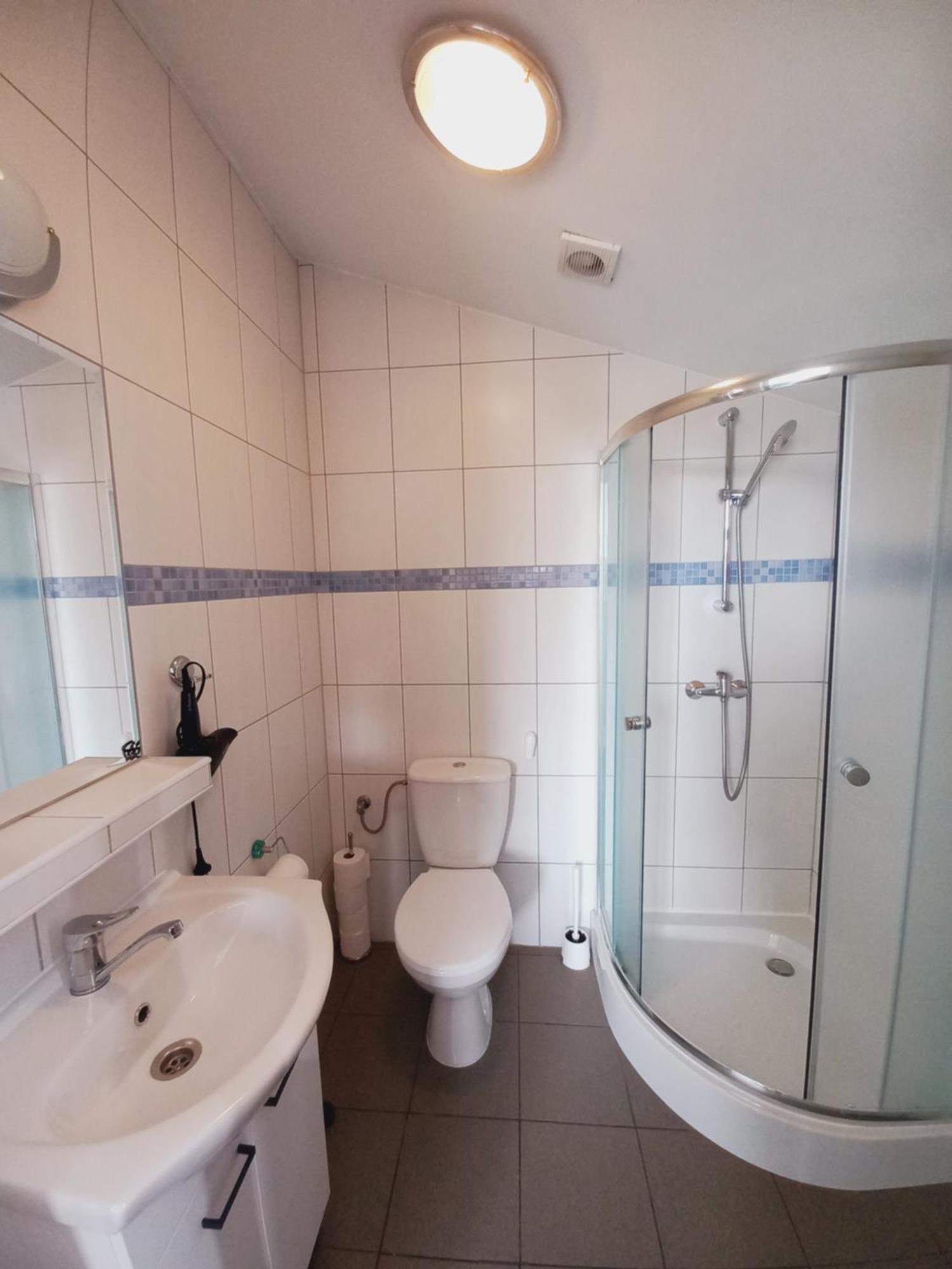 Small Double or Twin Room,1674791405:JPEG