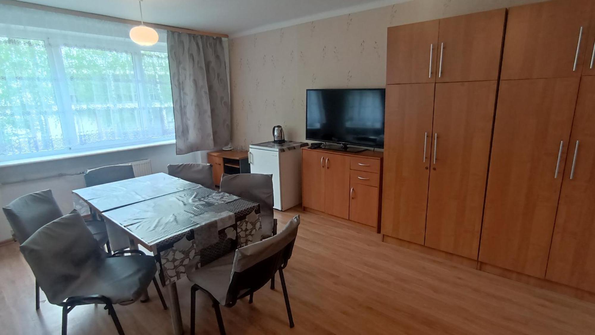 6-Bed Mixed Dormitory Room