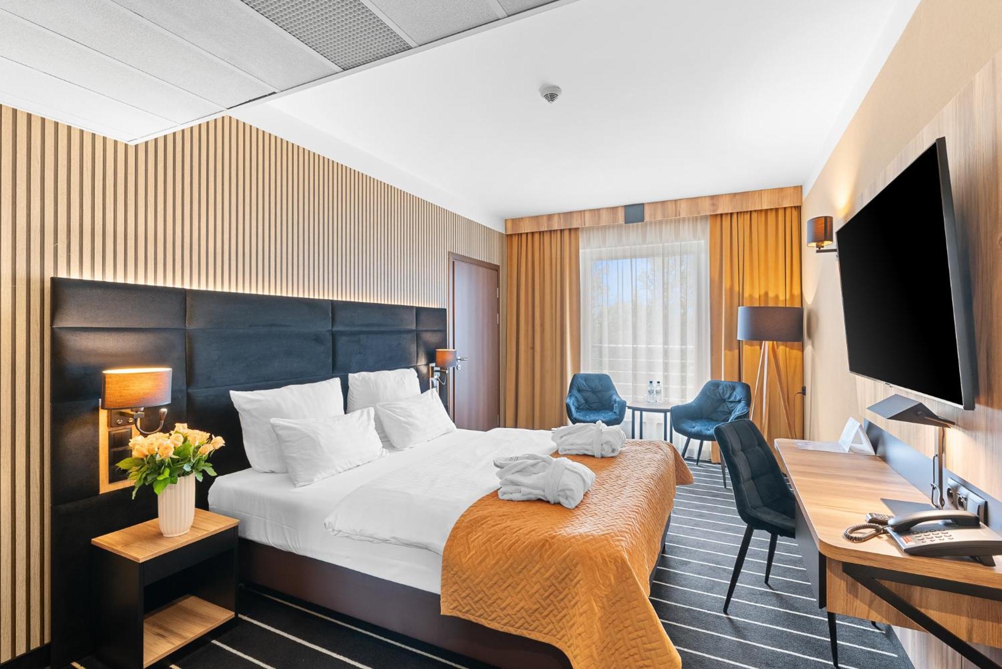 Double Room Bath