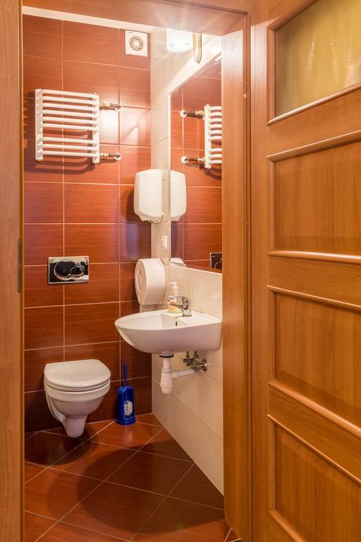 Double Room Bathroom