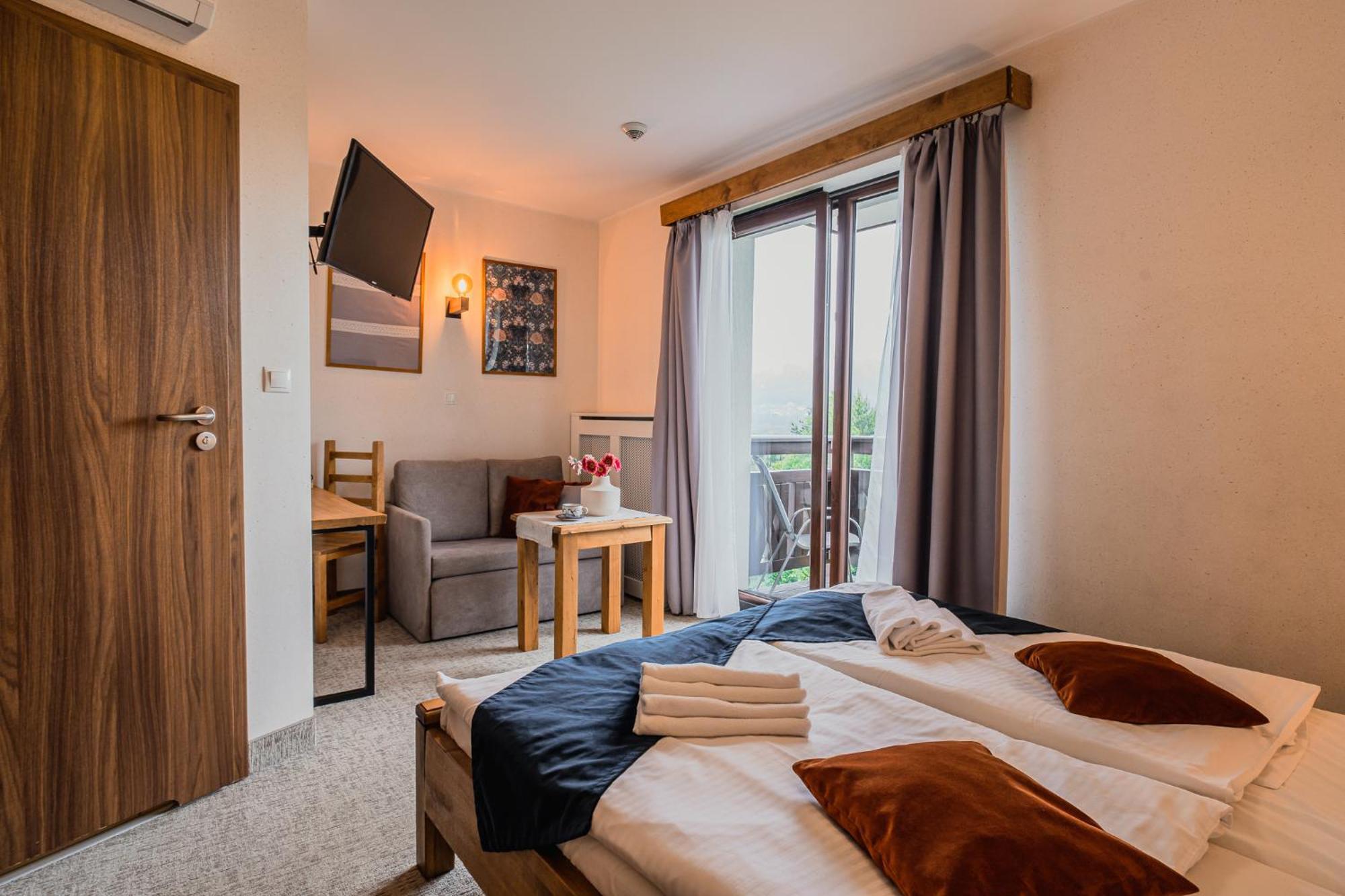 Double or Twin Room Mountain View