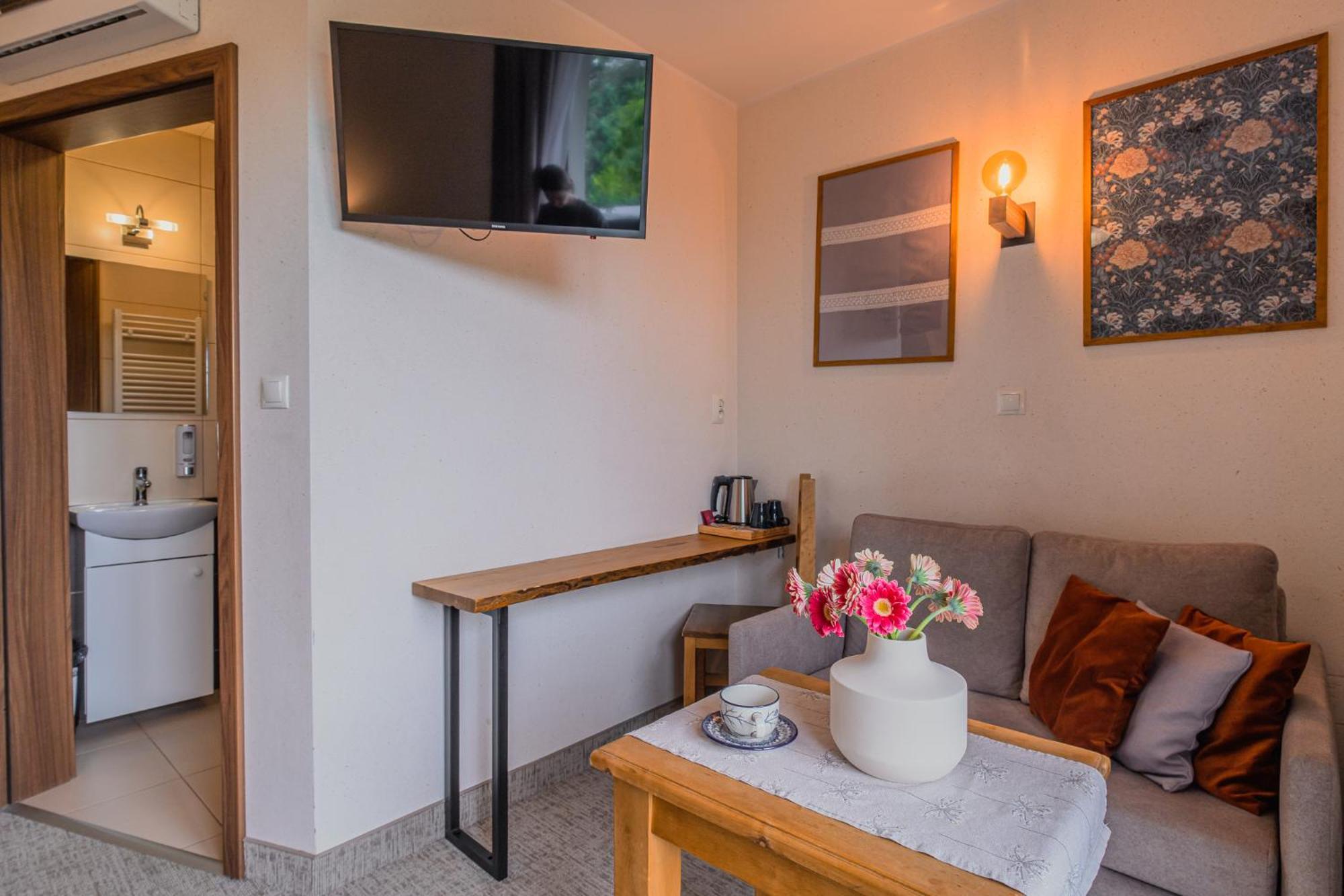 Economy Triple Room
