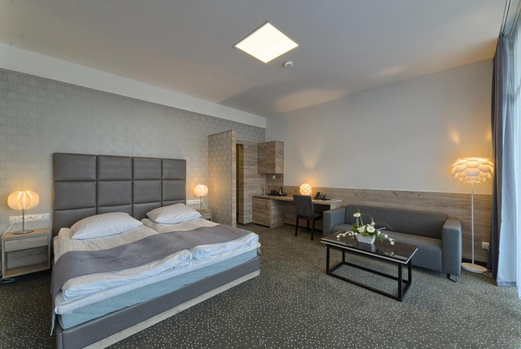 Deluxe King Room