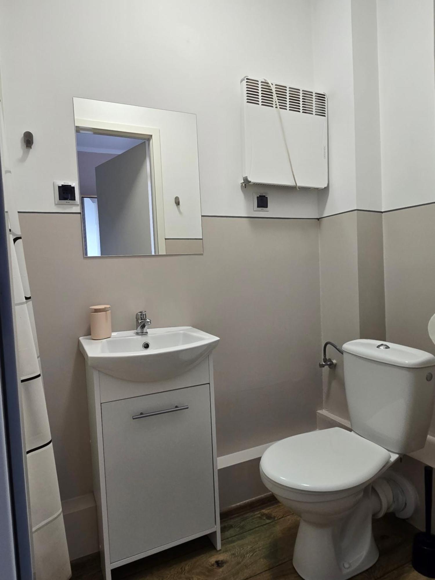 Comfort Triple Room Shower