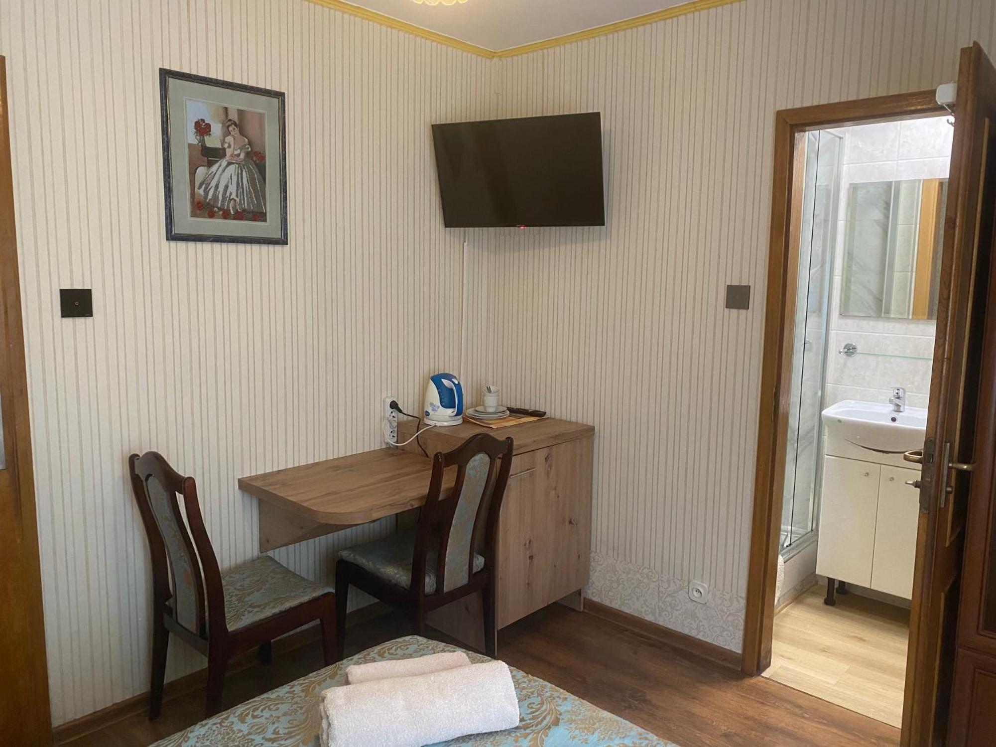Double Room Private Bathroom