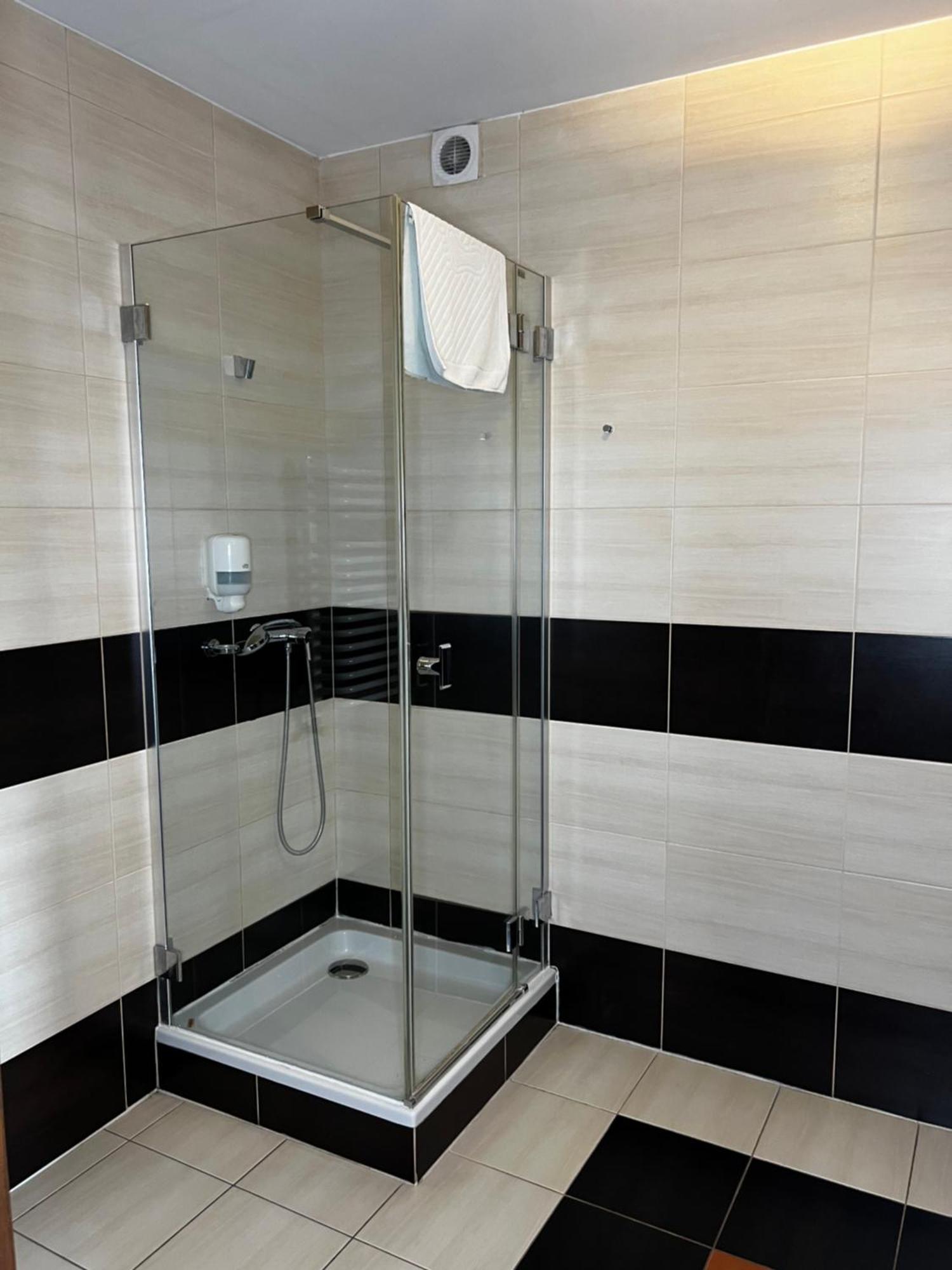 Twin Room Private Bathroom