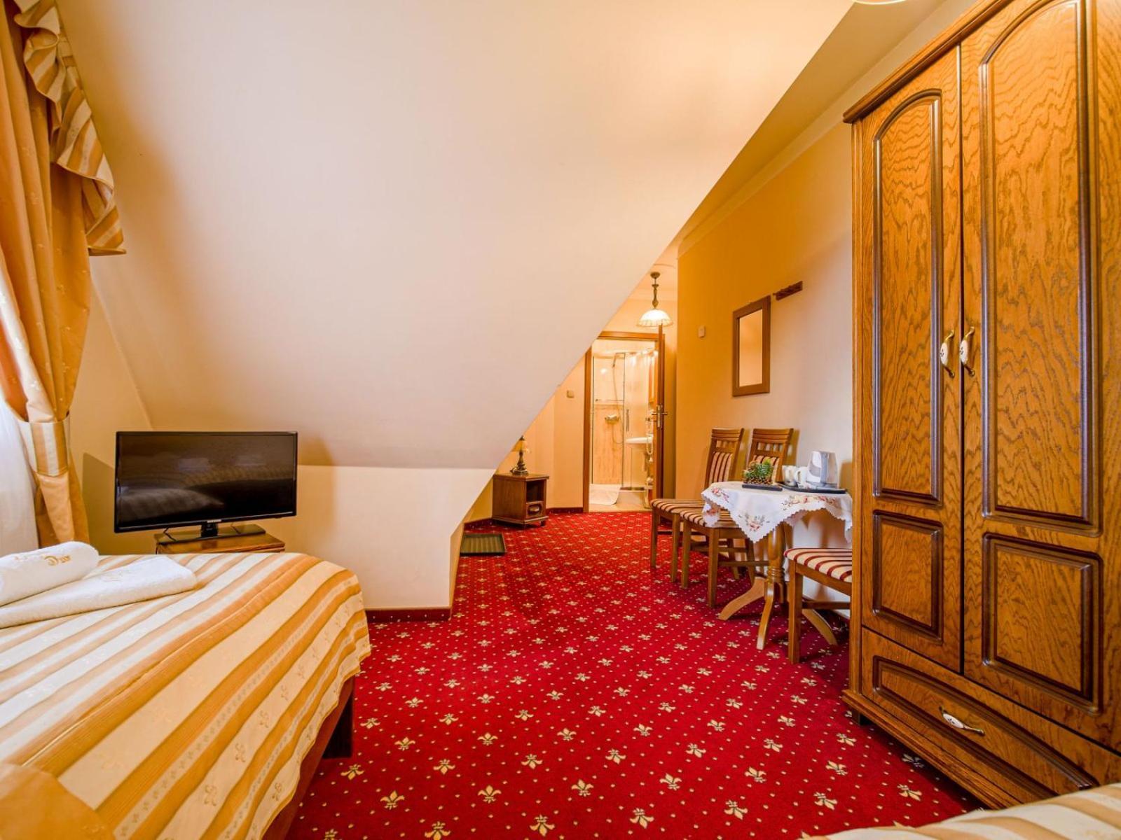 Basic Triple Room