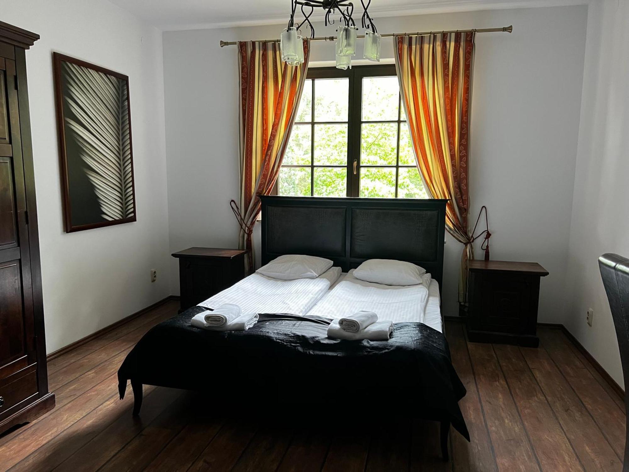 Double Room Private Bathroom