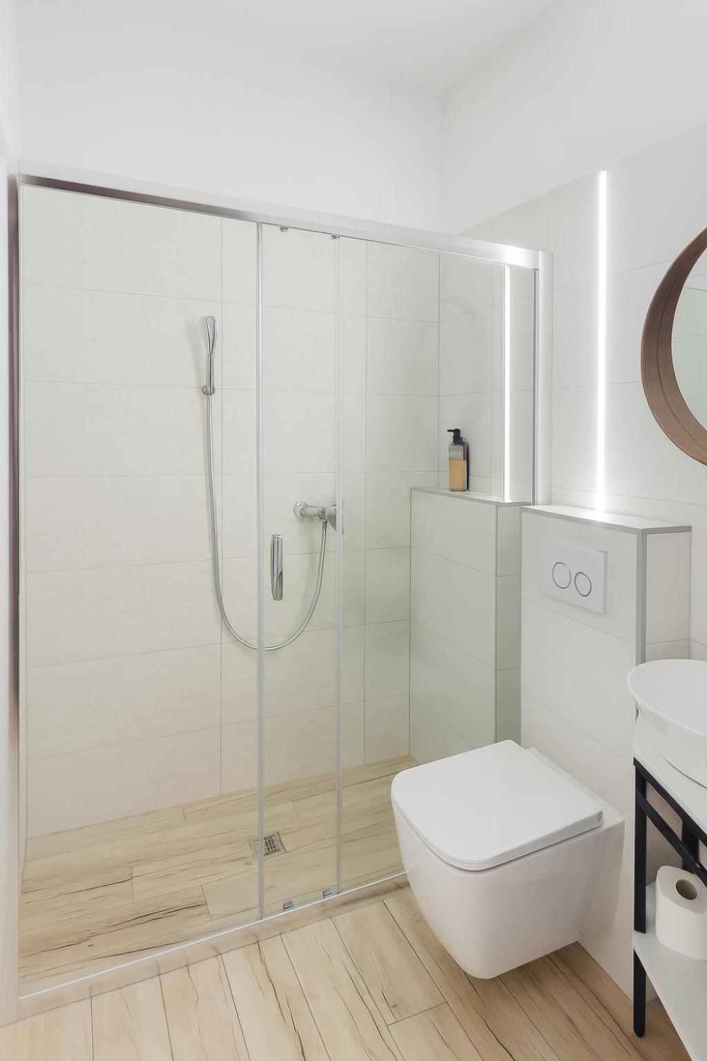 Family Room Private Bathroom
