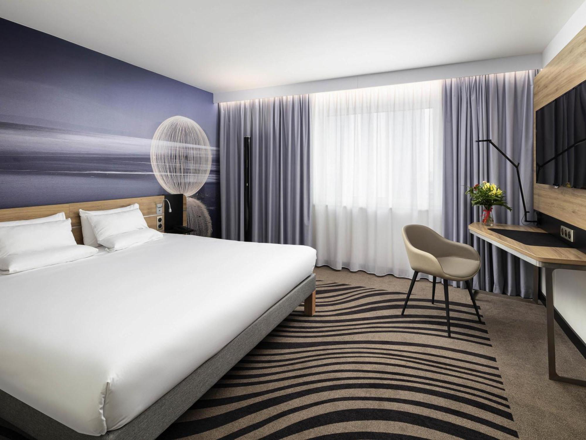 Superior Room Queen Bed