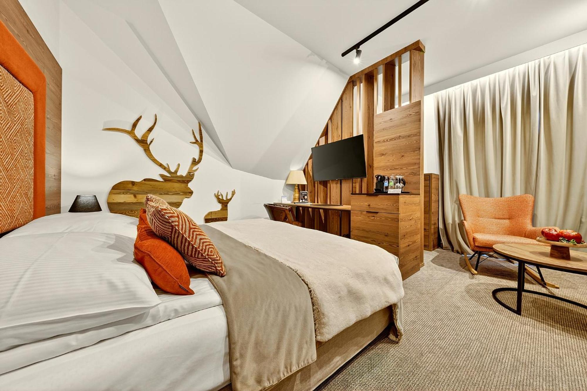 Triple room bathroom unlimited access to water park