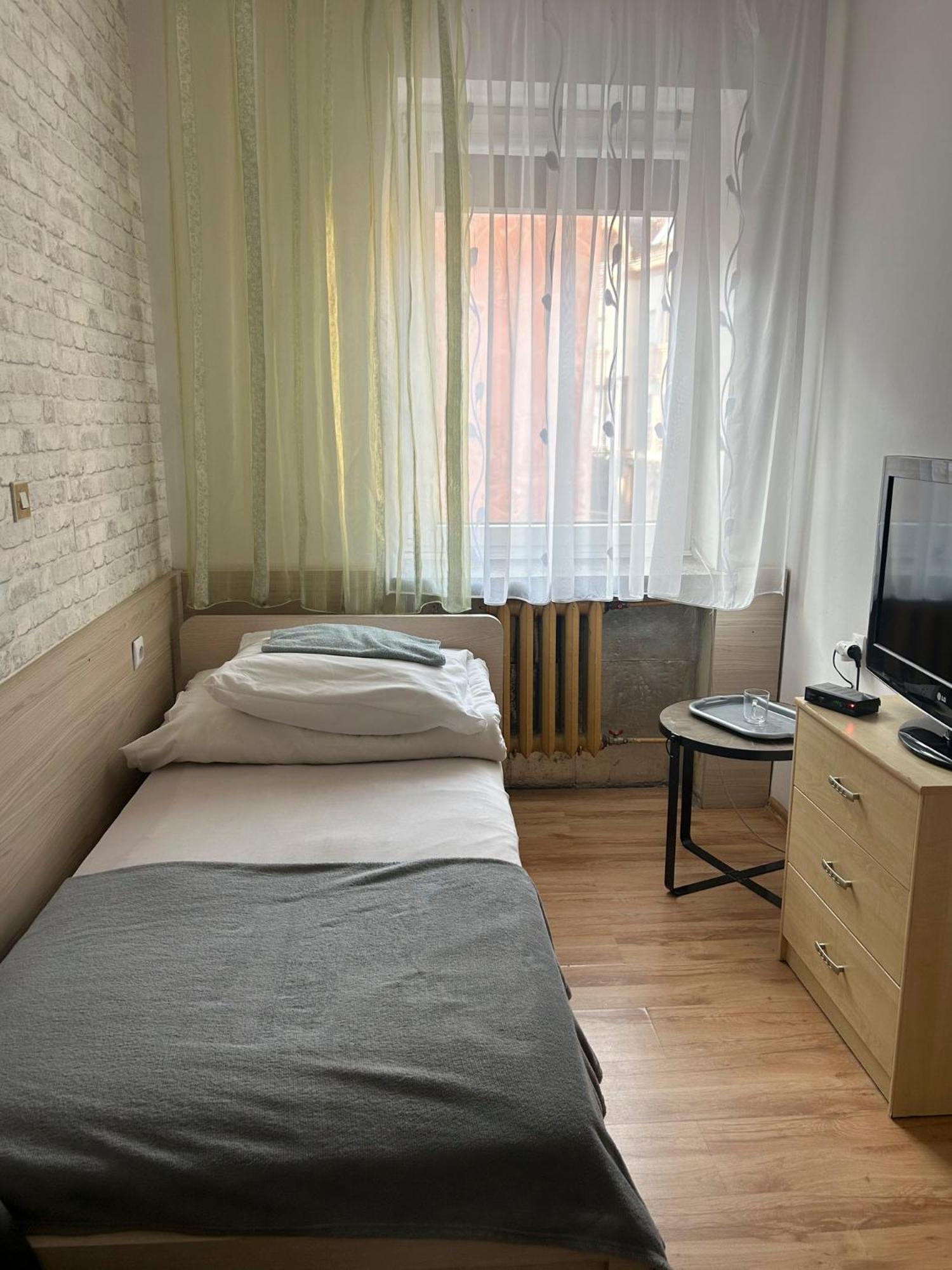 Economy Single Room
