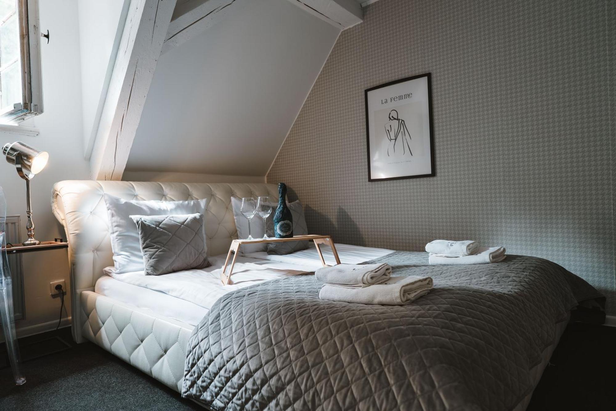 Double Room Private Bathroom