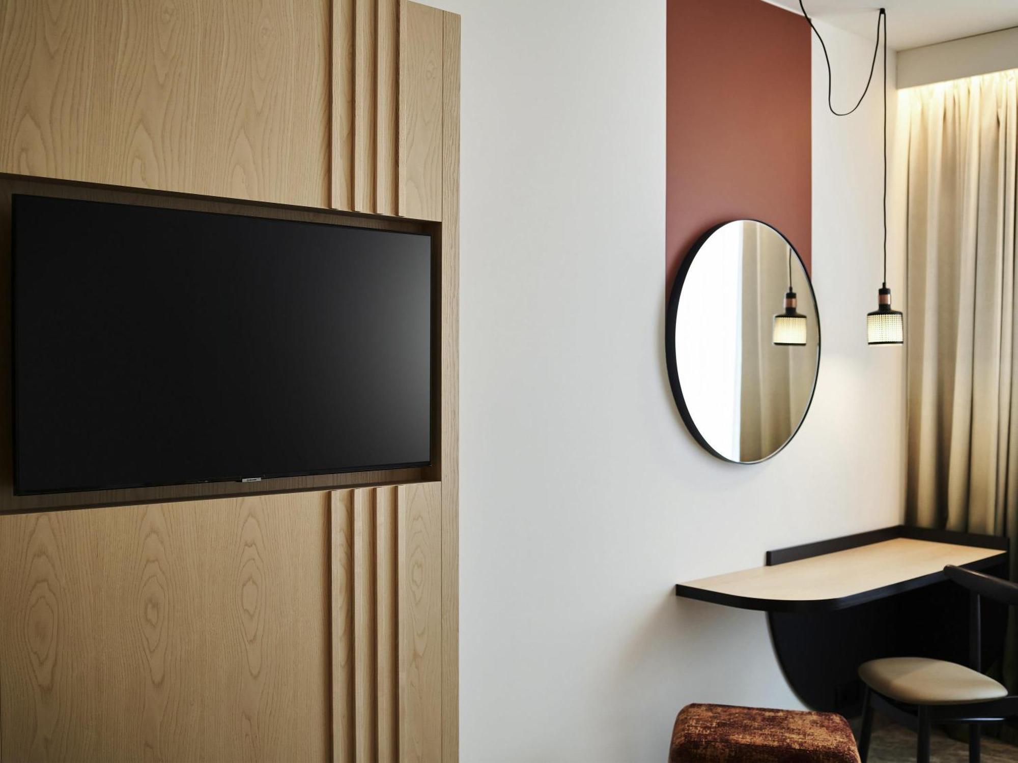 Superior Room - King Bed