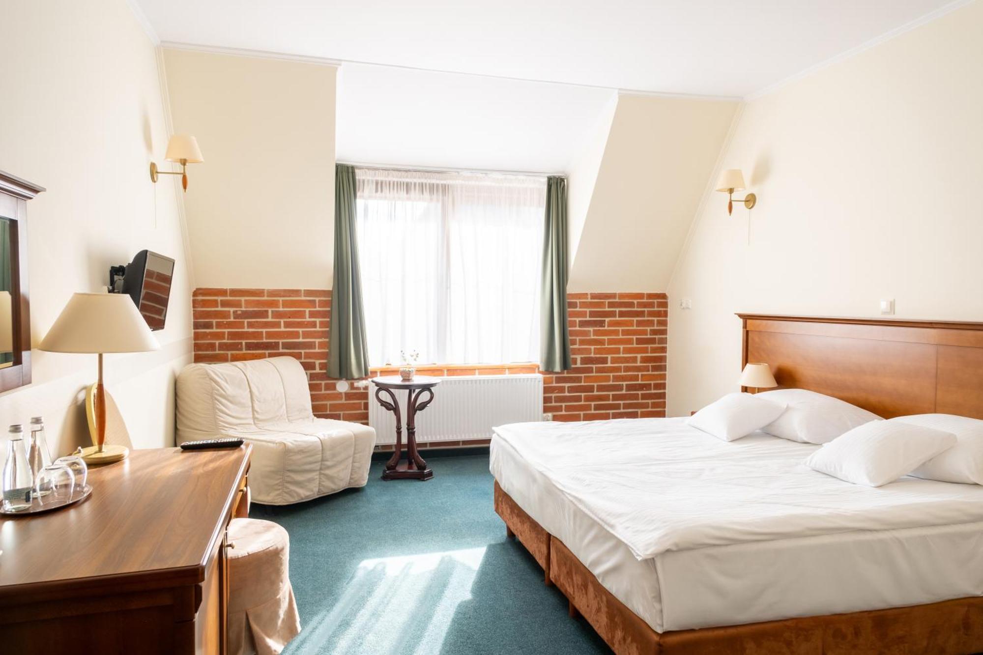 Large Double Room