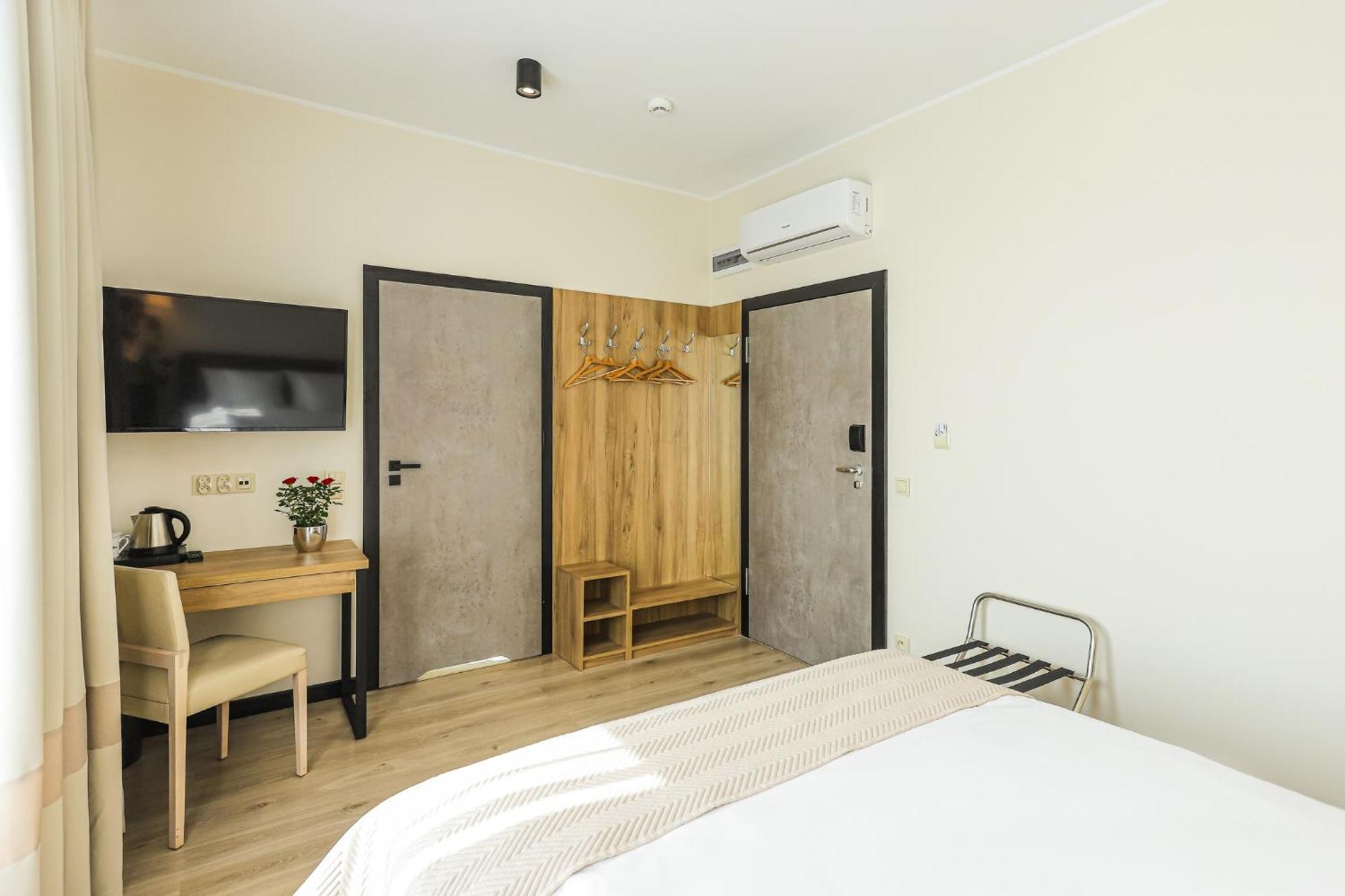 Large Double Room