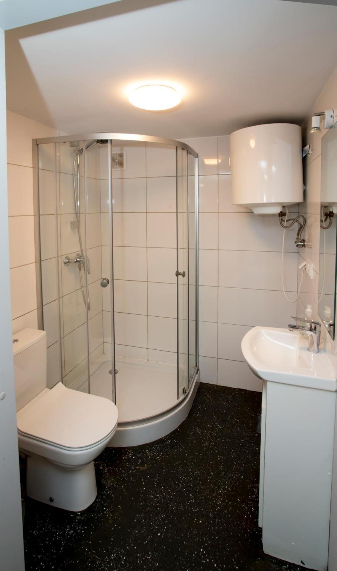 Quadruple Room Private Bathroom souterrain