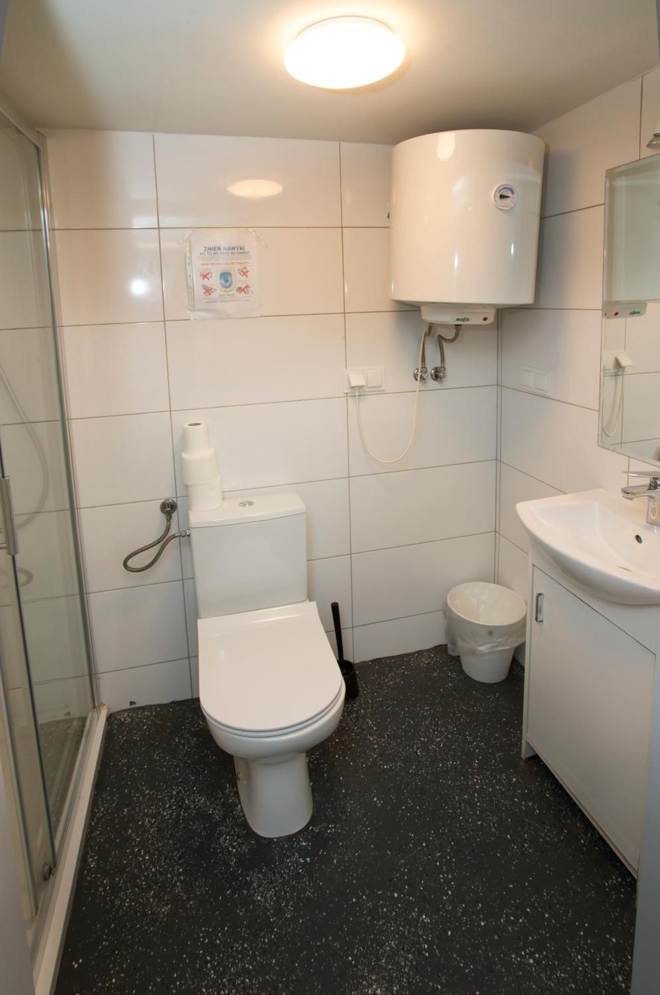 Quadruple Room Private Bathroom souterrain