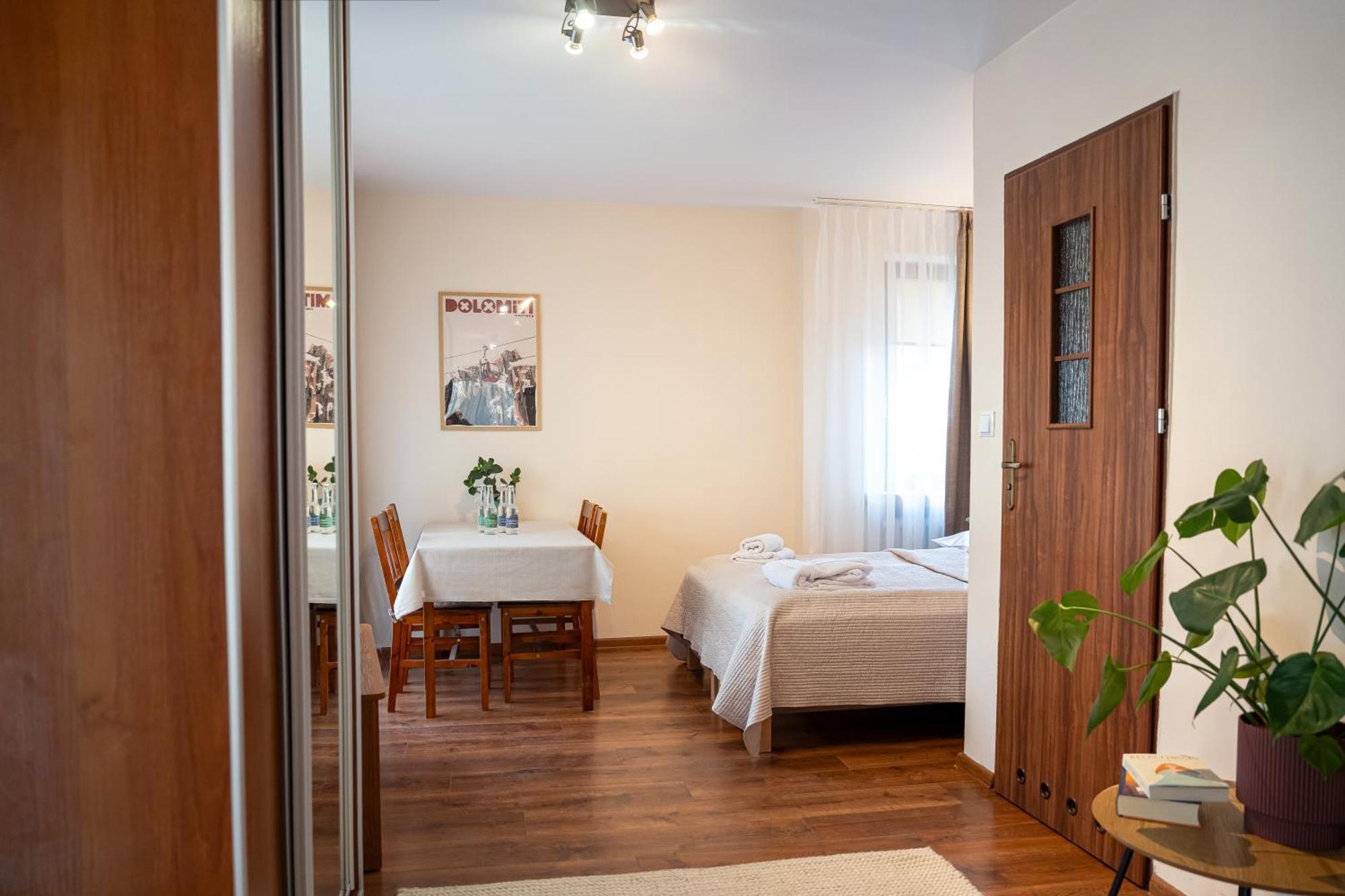 Studio Apartment