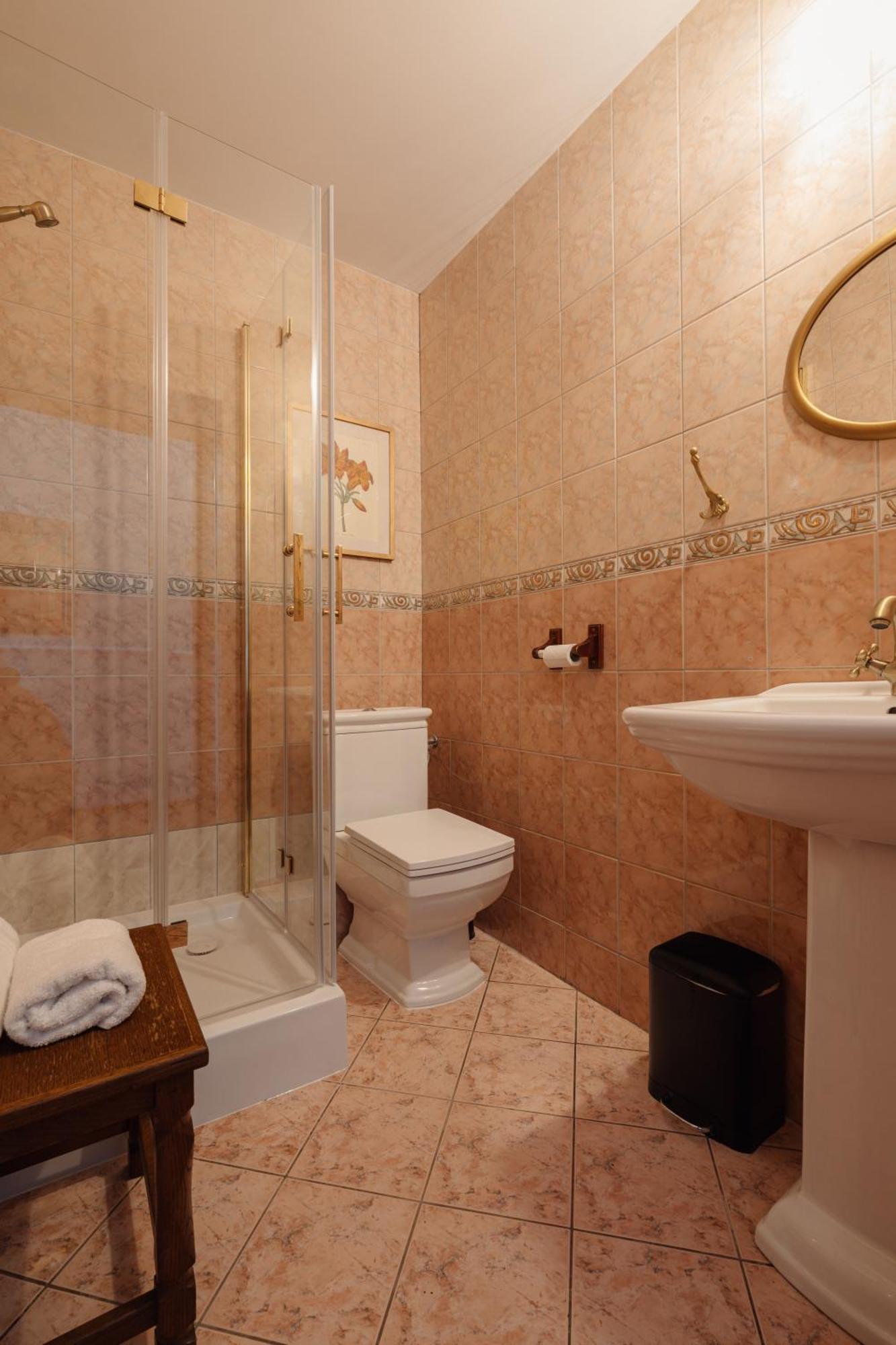 Double Room Private Bathroom